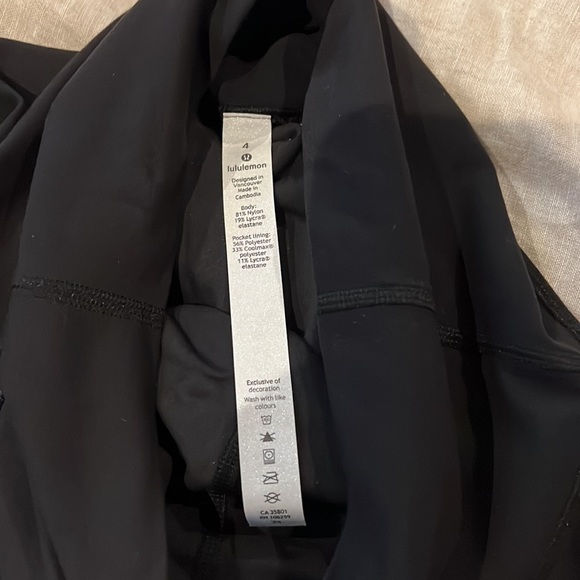 Good condition black leggings - Picture 2 of 3